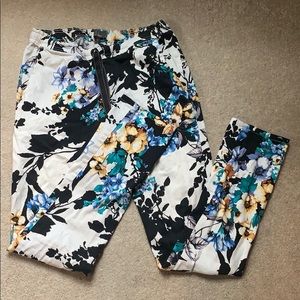 Jaanuu scrub pants
